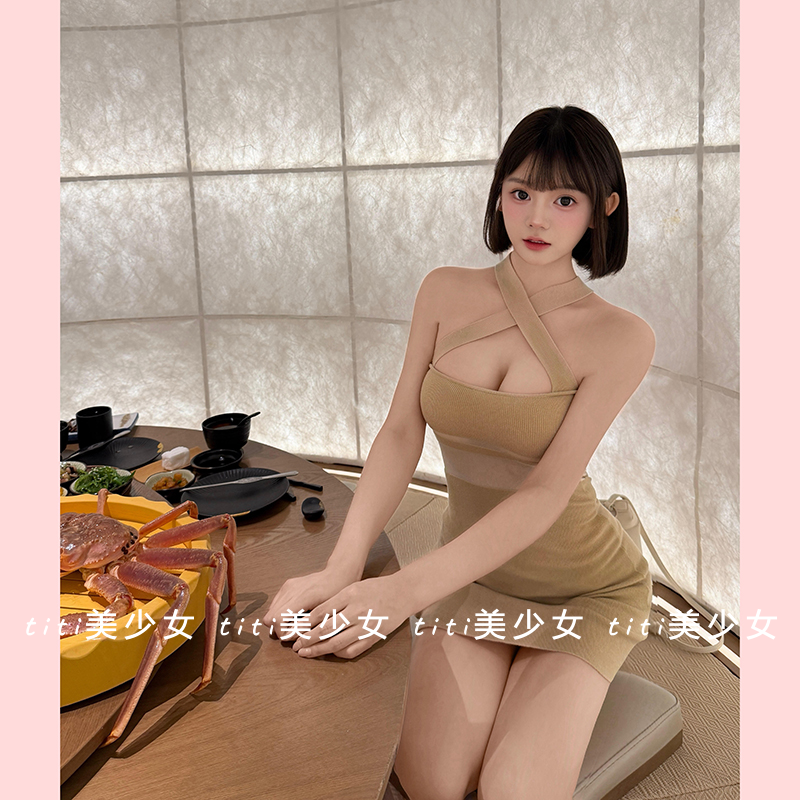 【TiTi美少女】纯欲风性感交叉可露肩设计包臀无袖针织连衣裙女,女装/女士精品,大码内搭,淘宝优惠券,粉丝福利购,淘宝优惠卷