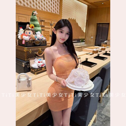 性感蕾丝花边包臀褶皱连衣裙