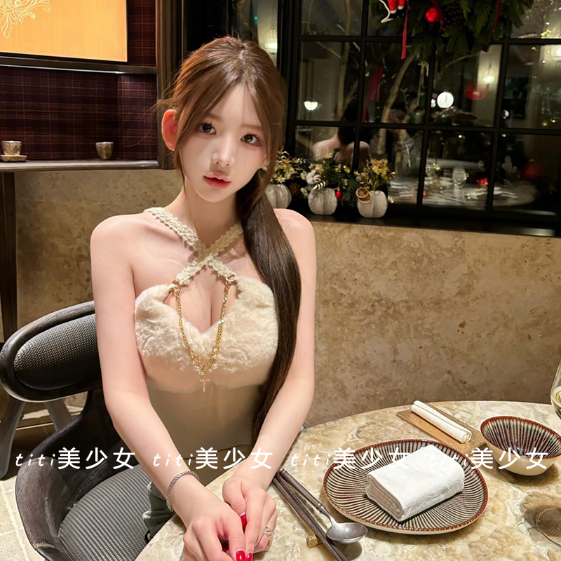 【TiTi美少女】毛茸茸交叉性感露肩袖套纯欲风吊带挂脖打底上衣,女装/女士精品,大码内搭,淘宝优惠券,粉丝福利购,淘宝优惠卷