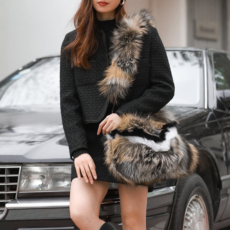 阿雅罗娜棕白色纯色皮草包包