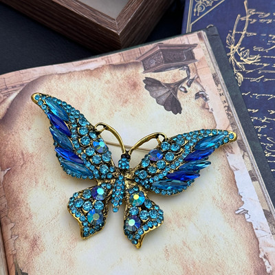 铜合金复古爆闪蝴蝶胸针8330