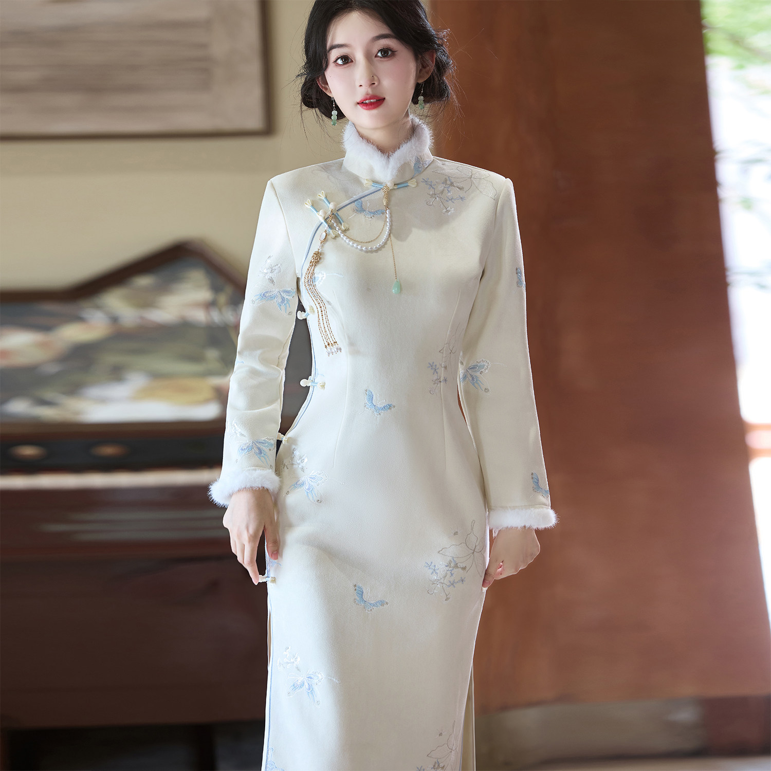 新中式长袖旗袍女加绒冬季日常穿年轻款宴会礼服刺绣高级感连衣裙