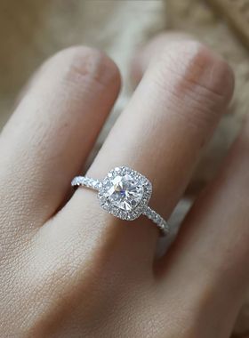 胖东来莫桑石小方糖方钻戒指送女友圣诞节平安夜生日跨年精美礼物