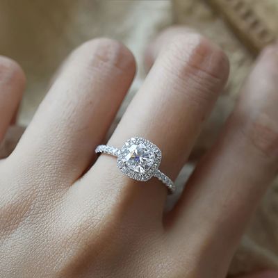 s925胖东来莫桑石小方糖方钻戒指