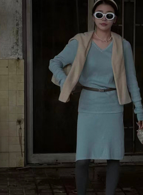 阿树家 潮流百搭休闲雾蓝色V领坑条针织衫+半裙