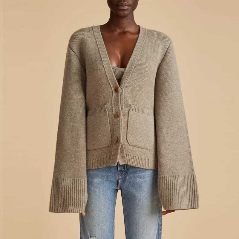 宽松v领开衫保暖喇叭袖针织衫