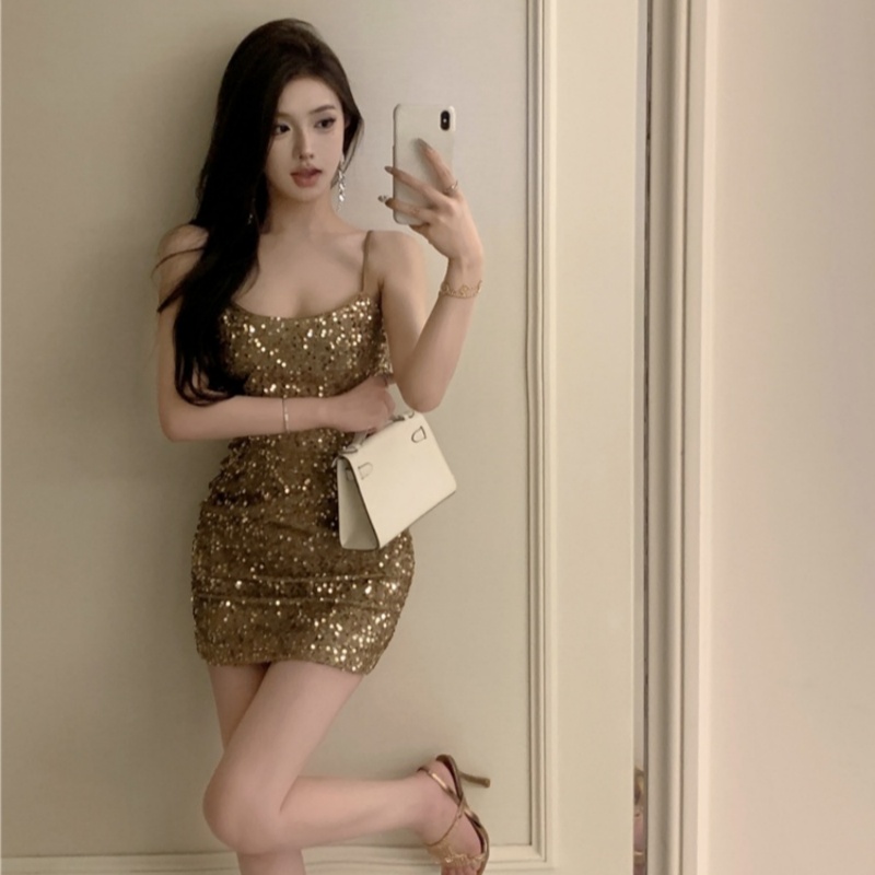 名媛气质御姐高级生日吊带礼服裙