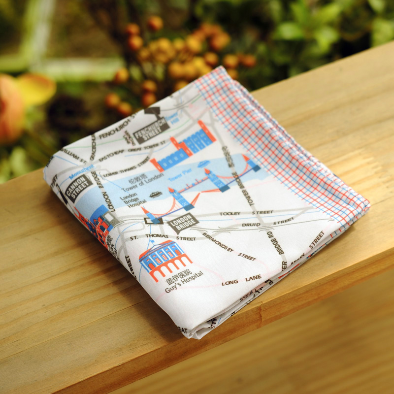 英国手绘地图桃皮绒小方巾