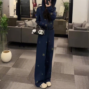 两件套 高级感穿搭连帽卫衣阔腿裤 藏蓝色烫钻休闲运动套装 女春秋季