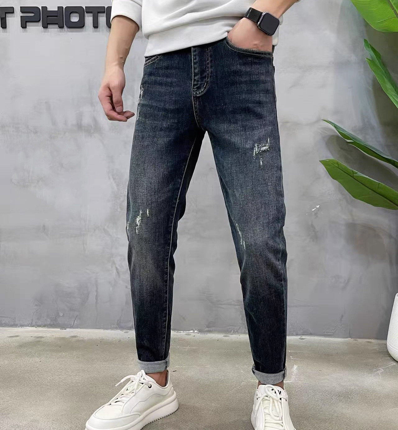 2025新款男士牛仔裤修身小脚