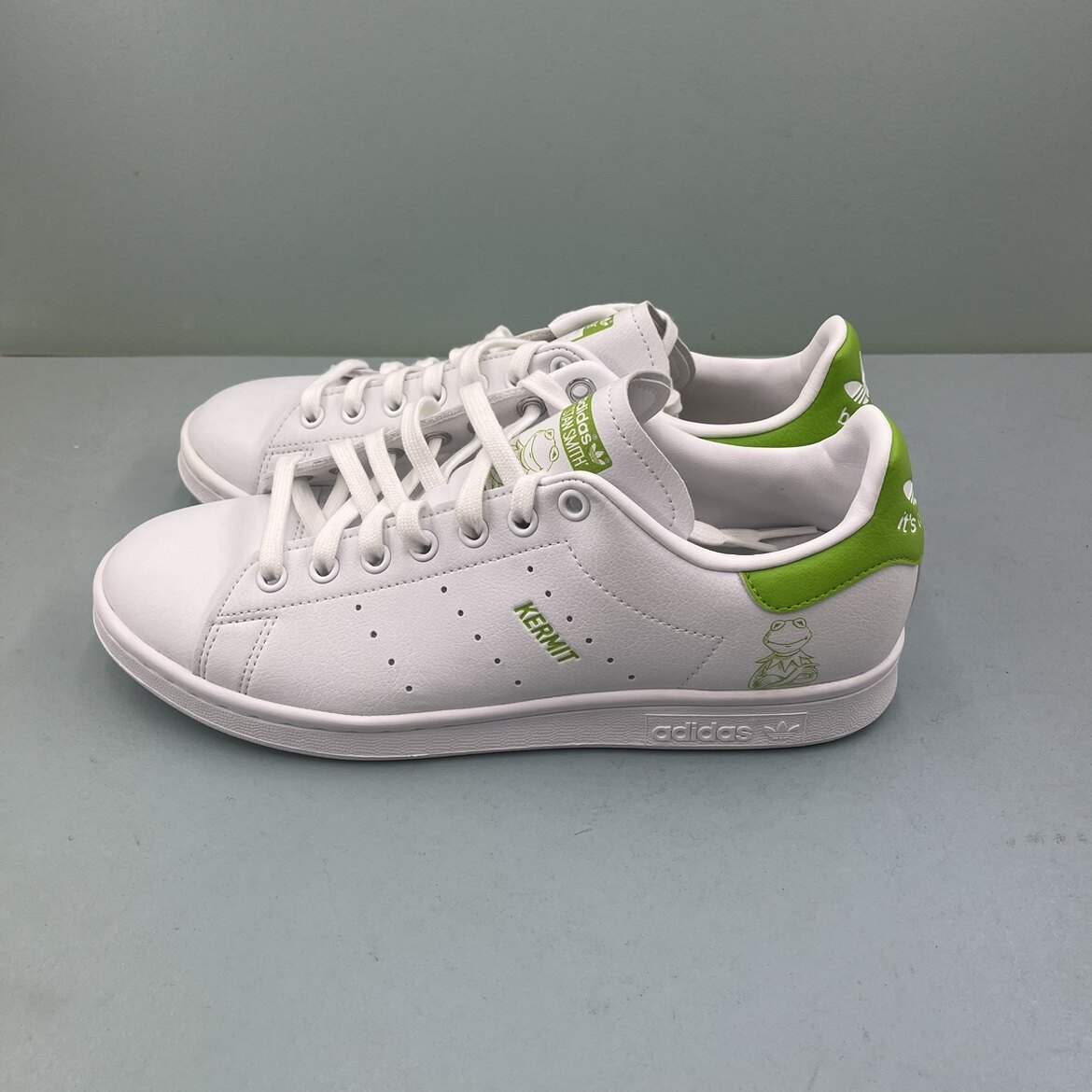 断码特卖42码 adidas originals stan smith时尚休闲板鞋 fx5550