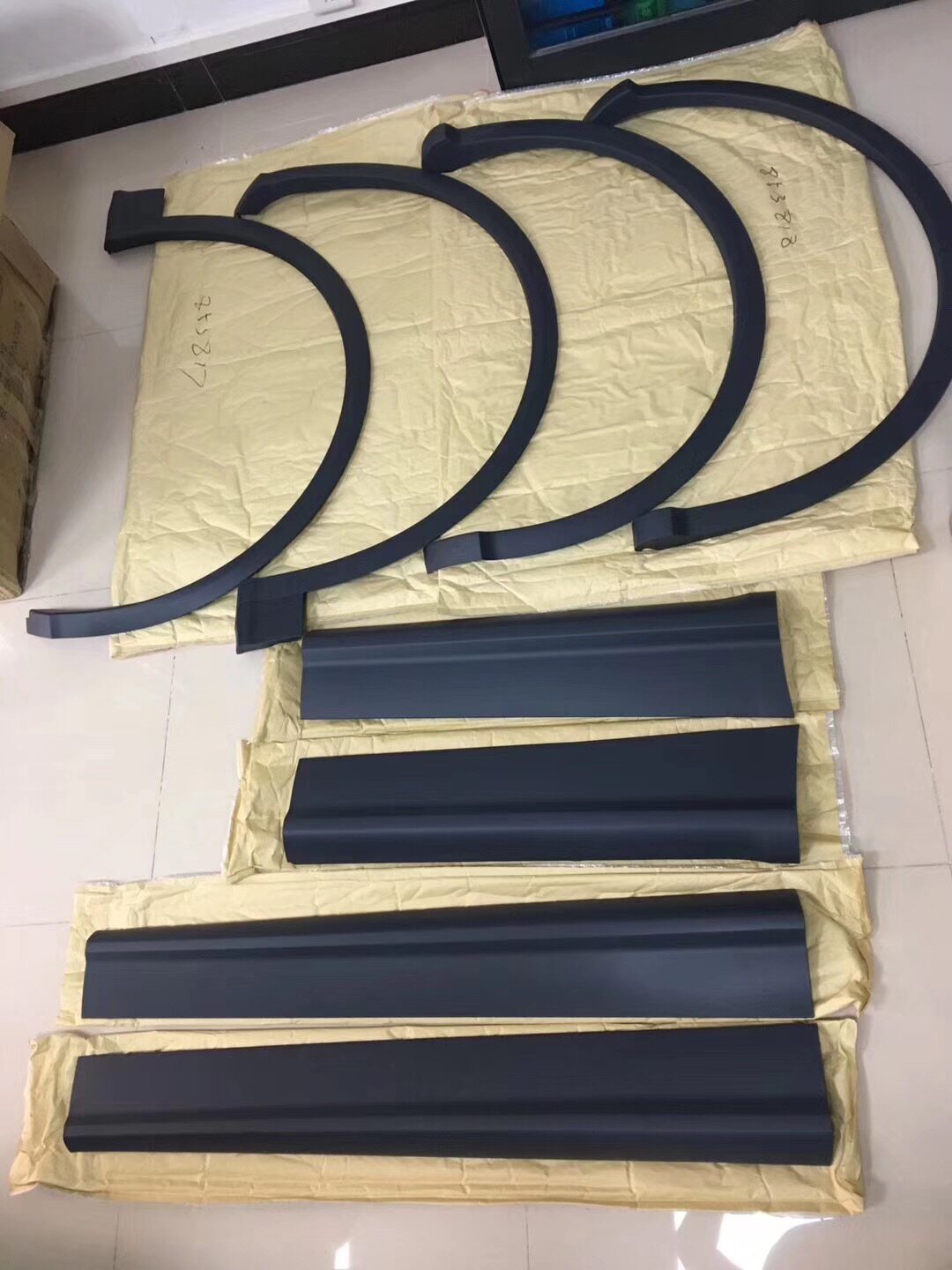 适用于奥迪Q5L运动版车门下护板下饰板条侧裙边运动款轮眉车门