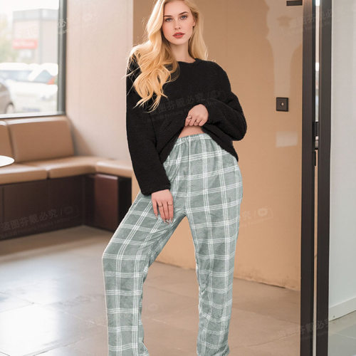 Winter Women's Homewear Pajama Set (2-Piece) Flannel pajamas