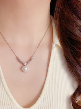 轻奢高级感时尚金属方块珍珠项链