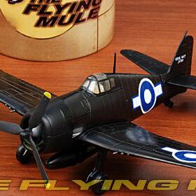 收藏家 HM HA1111 1/72 英国 F6F 地狱猫 战斗机 统治者号 航母