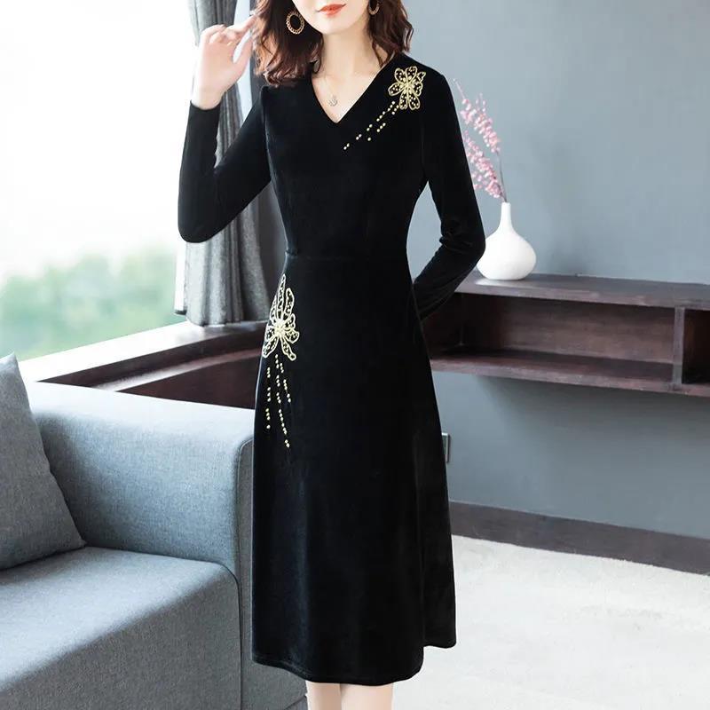 新款冬季打底连衣裙女士长袖