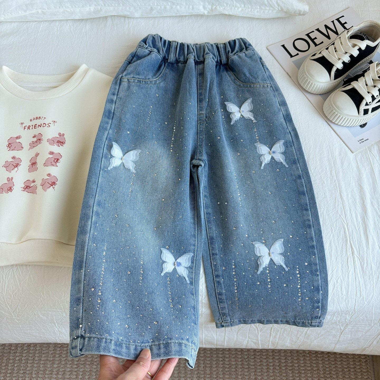 女童裤子2026新款春秋宽松牛仔烫钻时尚百搭阔腿裤公主小童长裤子