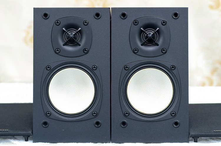 原装进口HIFI音响 ONKYO/安桥 D-HD1音箱一对 发烧音响　成色如图