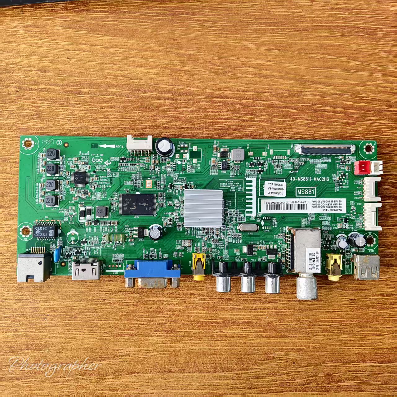原装 TCL B48E680电视主板40-MS8811-MAC2HG配屏LVF480ND2L实物图
