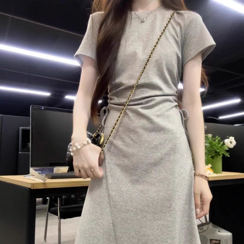 气质法式裙子连衣裙收腰抽绳女高级感搭夏季休闲松弛感穿清冷灰色