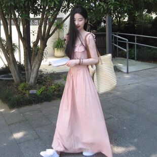 粉色吊带连衣裙女夏季新款茶歇桔梗法式小众复古小飞袖长裙度假风