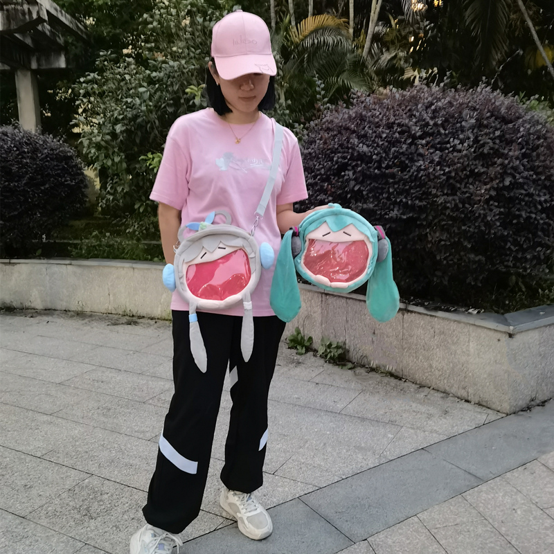 可爱卡通初音未来斜挎包少女萌系痛包背包大容量夏季jk制服双肩包