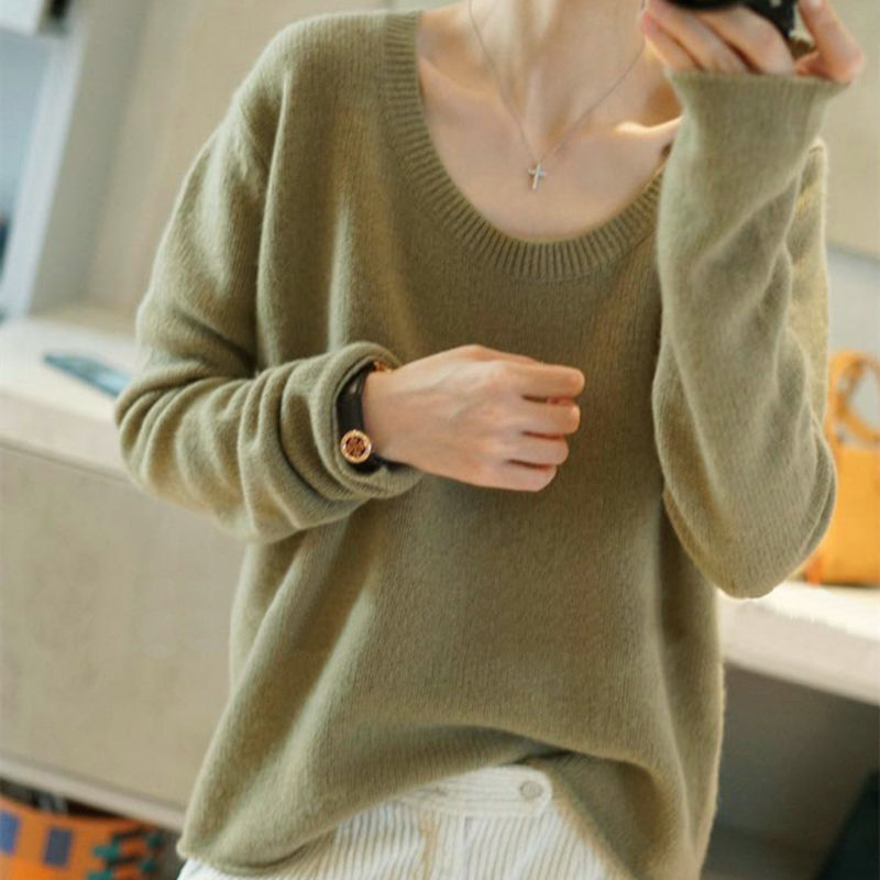 随性洒脱别致大圆领慵懒风羊绒衫