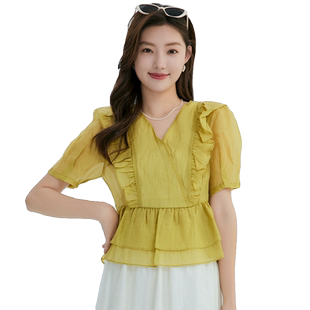 轩日2024夏新款V领短袖小衫女修身泡泡袖荷叶边优雅衬衣甜美上衣