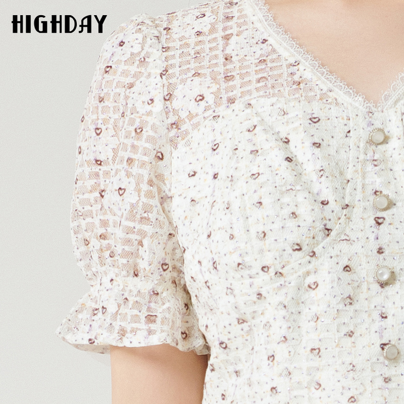 轩日甜美V领短袖连衣裙