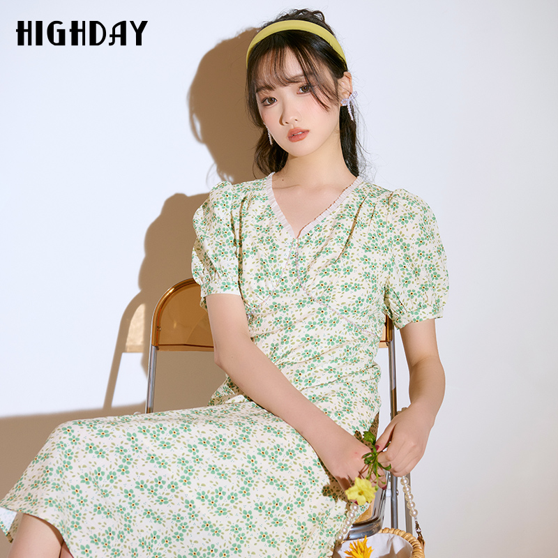 轩日气质a字碎花短袖连衣裙