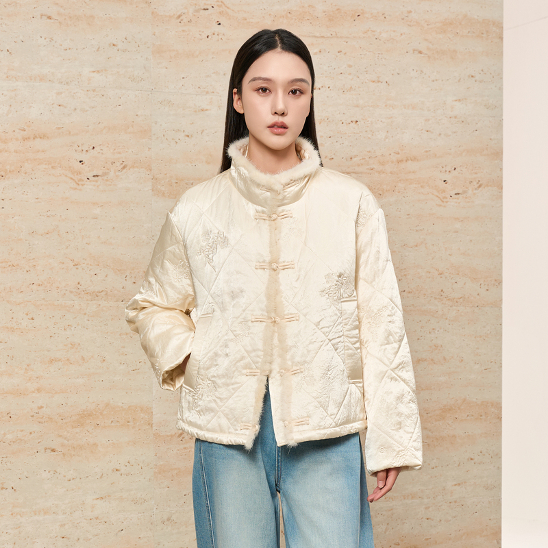 HIGHDAY轩日中式盘扣羽绒服2025冬季毛领刺绣外套国风复古上衣女
