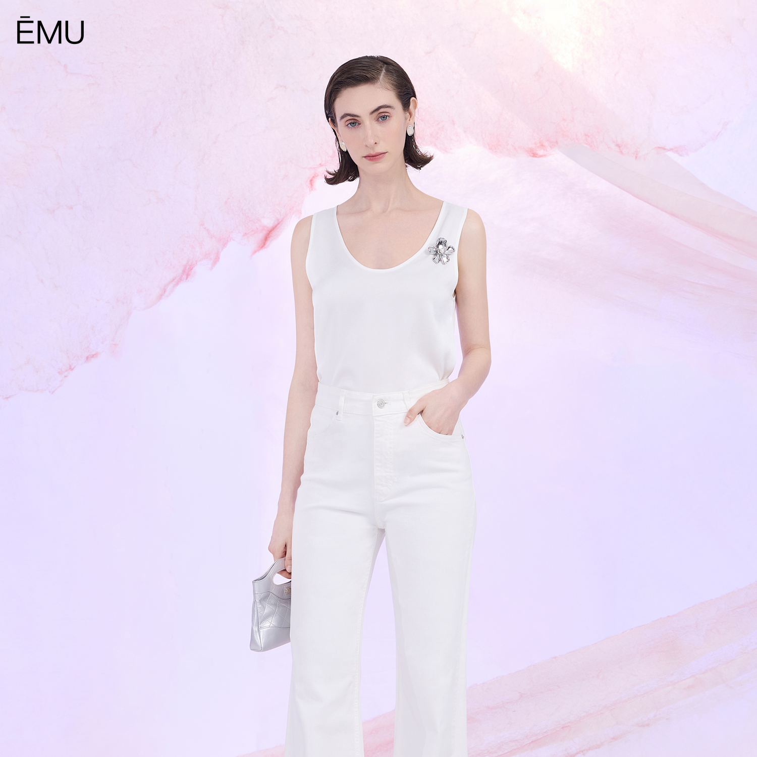 依妙EMU法式上衣醋酸缎面V领背心女内搭打底无袖2025夏外穿