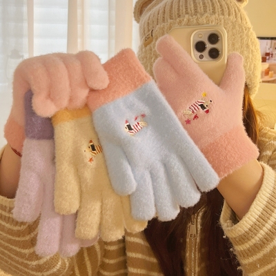 冬季可爱刺绣腊肠狗分指手套学生骑单车骑行保暖毛绒手套冬天女生