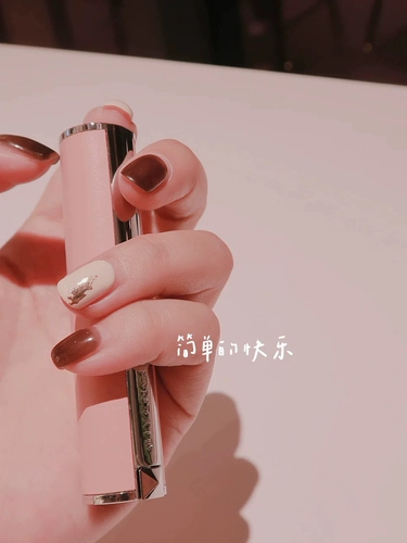 Givenchy/纪梵希 Маленькая розовая кожаная мраморная помада Lollipop Помада N117 37 525 333 Authentic