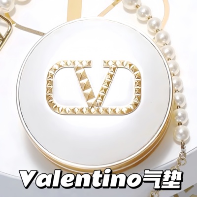 干皮的神！Valentino/华伦天奴水光白气垫LN2 秋冬滋润不卡粉暗沉