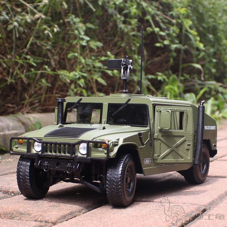 包邮118合金悍马猛士歼十五车