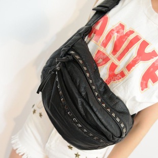 小众牛角包真皮软皮褶皱女包可颂包羊皮饺子包胸包羊角包斜挎小包