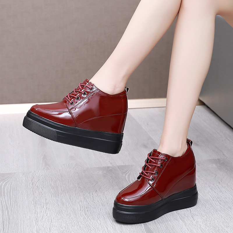 漆皮系带坡跟深口内增高小皮鞋