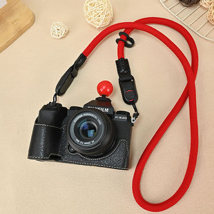 适用富士XT30二代保护套XE5配件XT5X100VI底座XM5XT50 XS20相机包