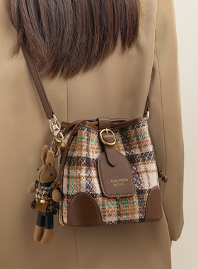 马年新品包包女2025新款斜挎包高级感秋冬通勤单肩包生日礼物水桶