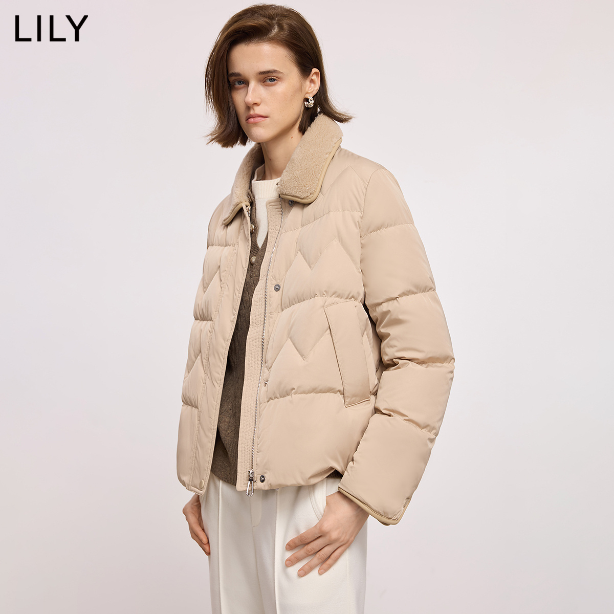 LILY2025冬新款女装复古轻薄气质翻领面包服90鸭绒羽绒服外套短款