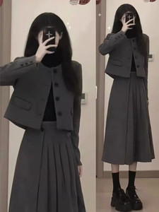 复古小香赫本风套装2026新款女春秋半身长裙茶系高级感穿搭一整套
