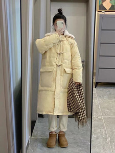 反季2023年新款牛角扣羽绒服女中长款宽松过膝羊羔毛白鸭绒冬外套
