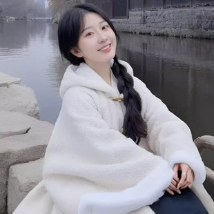 新中式 秋冬斗篷披风可外穿睡袍女 中国风明制汉服保暖外套中长款