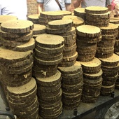 老陈茶饼茶千两饼600g口感好千两茶饼金花湖南黑茶饼料茶梗少