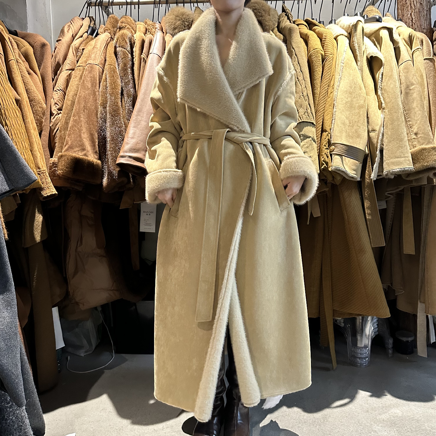 皮毛一体长款外套2025冬装新款女时尚显瘦修身气质长加厚毛毛外套