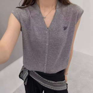 V领排扣冰丝麻料无袖针织衫配带丝巾百搭小衫2026夏季新款女装