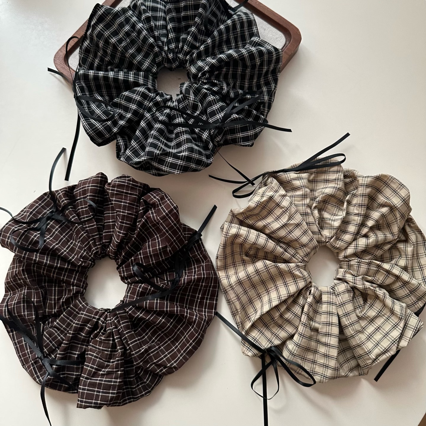 秋冬新款咖色布艺格子蝴蝶结大肠发圈丸子头马尾头绳方巾复古发饰