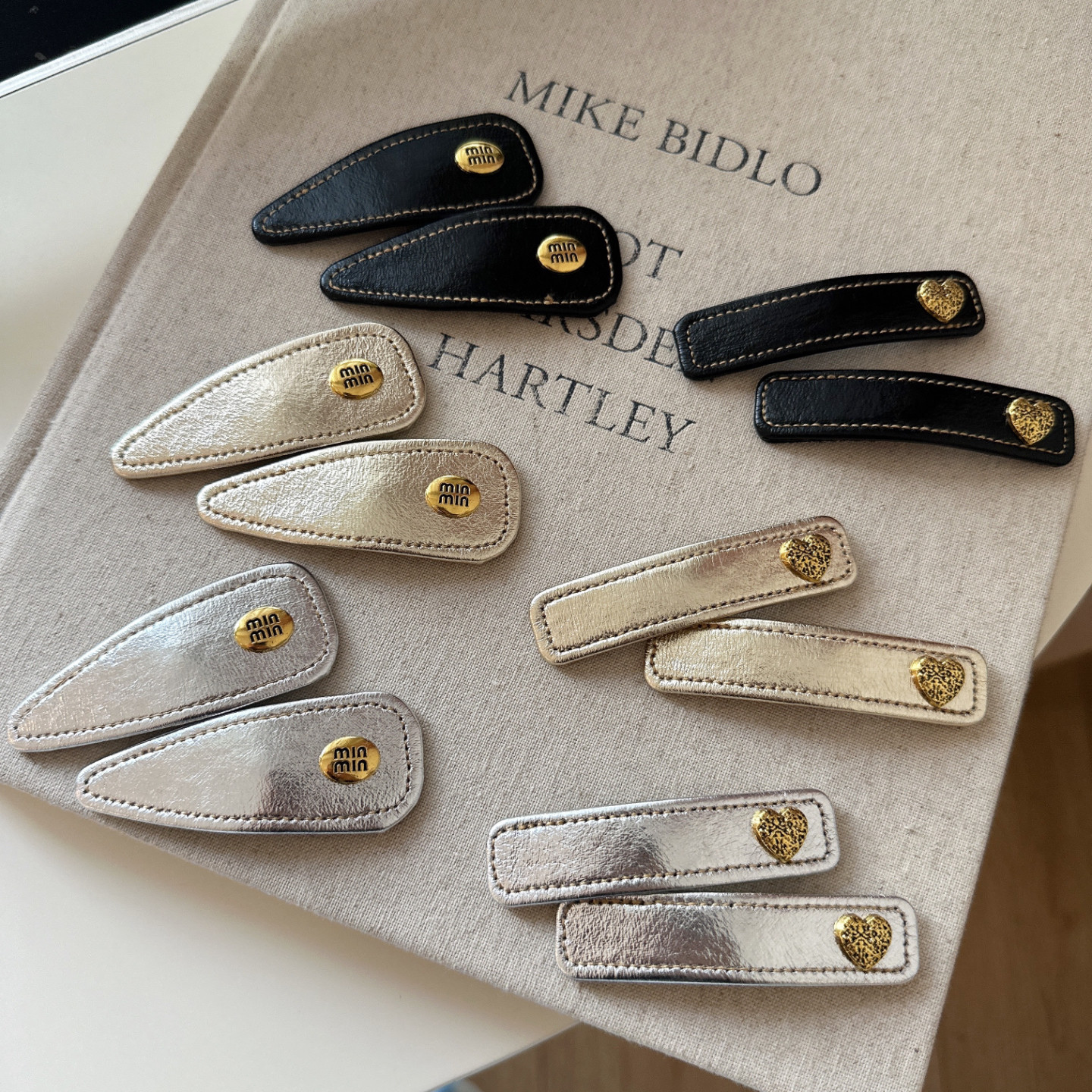 日韩新款复古皮质字母爱心发夹刘海夹高级感碎发边夹高级感发卡子,饰品/流行首饰/时尚饰品新,发饰,淘宝优惠券,粉丝福利购,淘宝优惠卷