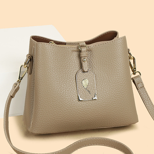 水桶包女2025新爆款时尚百搭大容量简约通勤单肩斜挎包高级感